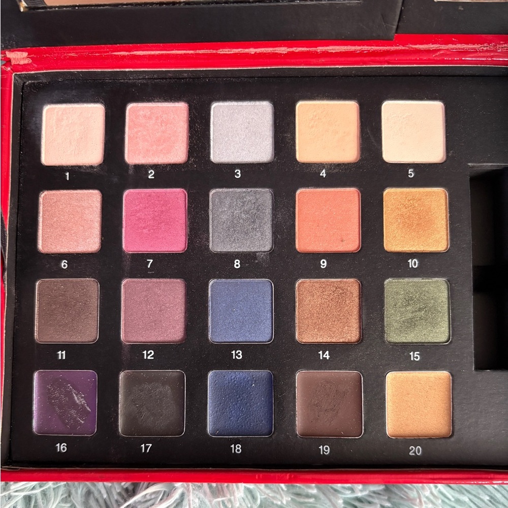 Smashbox Click-It You’re It 20-Color Eyeshadow Palette